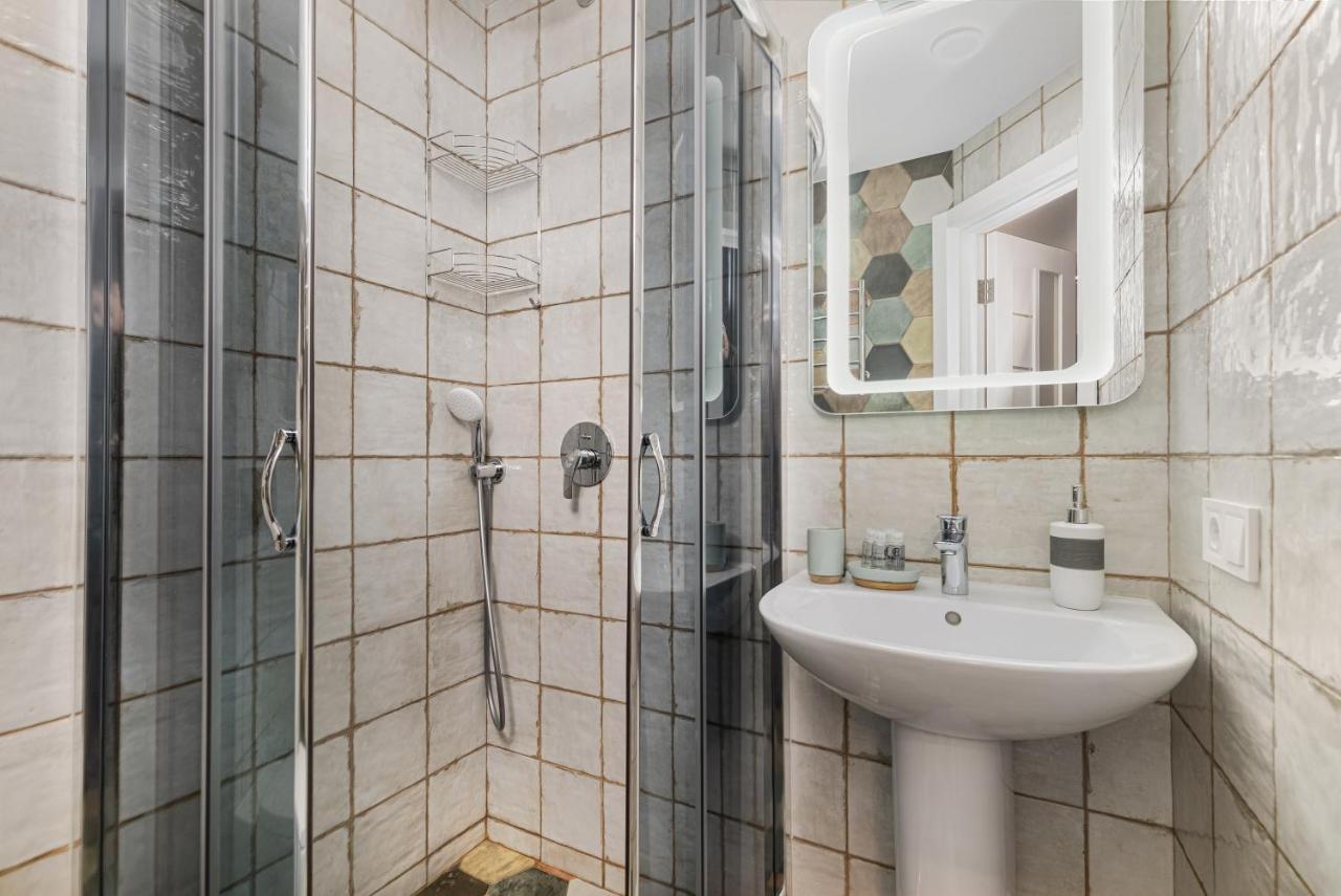 Suites On Chaikovskogo โอเดสซา ภายนอก รูปภาพ