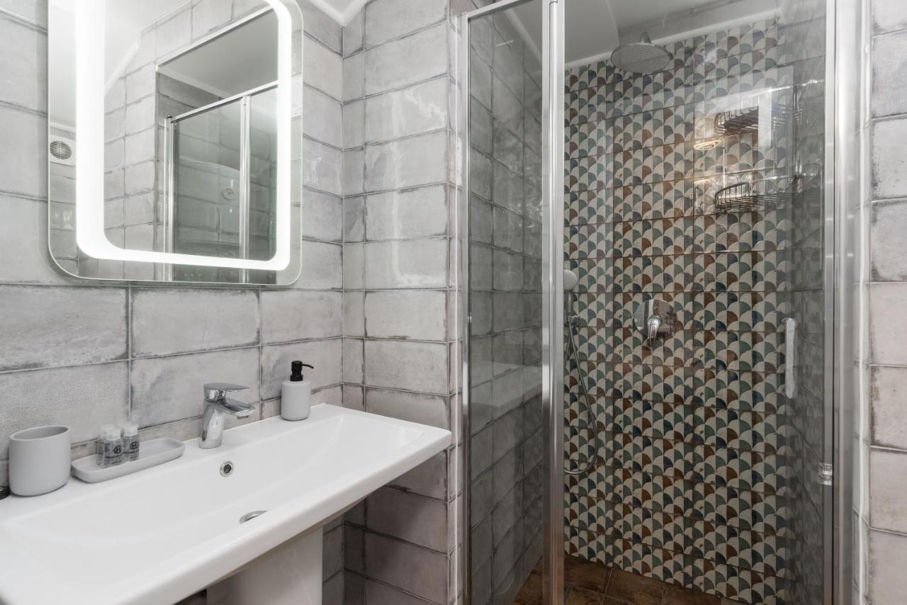 Suites On Chaikovskogo โอเดสซา ภายนอก รูปภาพ
